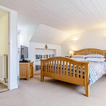 4 Bed In Polruan Pc060 Fowey